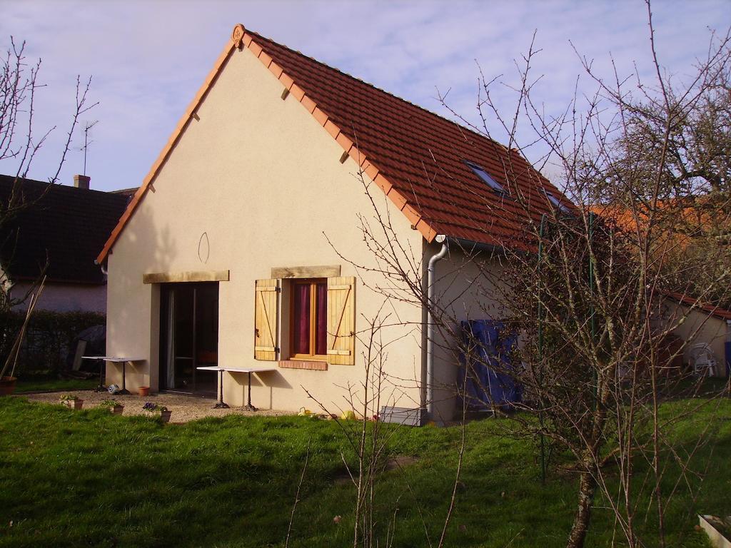 Au Grand Pre Bed and Breakfast Theillay Kamer foto